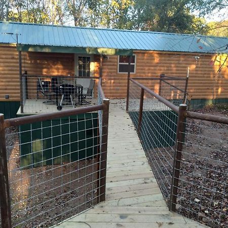 Cabin With A Tree House On A Buffalo Farm . Marshall エクステリア 写真