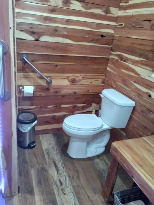 Cabin With A Tree House On A Buffalo Farm . Marshall エクステリア 写真